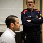 Los fiscales piden una pena de nueve años de prisión, seguida de 10 años de libertad condicional. También le piden que pague 150.000 euros (162.000 dólares) en concepto de indemnización a la mujer. Foto de Jordi BORRAS / PISCINA / AFP