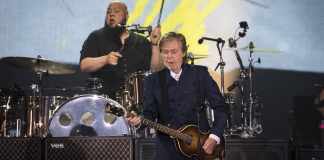 ARCHIVO - Un bajo robado a Paul McCartney hace más de 50 años fue encontrado y devuelto al Beatle. El sitio web de McCartney dijo el jueves que el instrumento fue autenticado y el músico está increíblemente agradecido. Foto: Christopher Smith-AP/La Hora