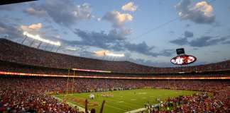 Vista del estadio Arrowhead durante el partido de la NFL entre los Chiefs de Kansas City y los Lions de Detroit, el jueves 7 de septiembre de 2023, en Kansas City, Missouri. Foto:Reed Hoffmann-AP/La Hora