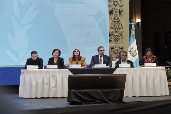 Javier Montenegro, Connie de Paiz, Mariana Rohrmoser, Daniel Haering, Saturnino Figueroa Pérez, Ana Alicia Alvarado Batz.