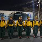 Personal de la Coodinadora Nacional para la Reducción de Desastres (Conred) en apresto para mitigar la emergencia en las faldas del Volcán de Agua, en donde se registra un incendio. Foto: Conred