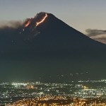 Incendio en las faldas del Volcán de Agua. Foto: X del alcalde Ricardo Quiñónez