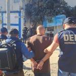 José Raúl Mejicanos González, de 68 años, fue detenido el domingo 11 de febrero de 2024, en la zona 8 de Mixco, debido a la existencia de una orden de captura girada en su contra. Foto: PNC