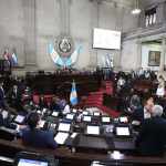 Entre señalamientos, los diputados aprobaron la Ley de Tarjeta de Crédito. Foto: Congreso/La Hora