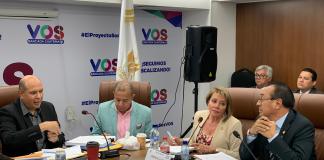 Jazmín de la Vega señala que varias obras fueron paralizadas días después de firmar contrato. Foto: Cortesía