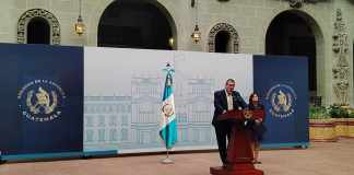 El presidente, Bernardo Arévalo, en conferencia de prensa en el interior del Palacio Nacional de la Cultura. Foto: Hedy Quino/La Hora