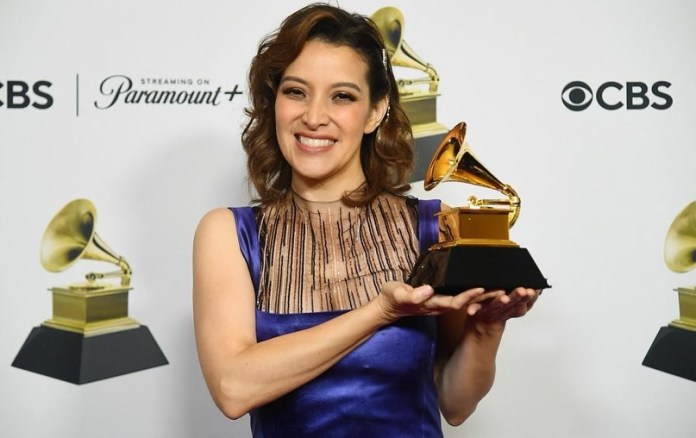 La guatemalteca Gaby Moreno obtuvo el premio Grammy al Mejor Disco Latino. Foto: Facebook Gaby Moreno/La Hora