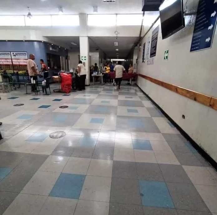 La paciente de acuerdo al reporte de los médicos finalmente fue declarada como fallecida al siguiente día. Foto: Hospital San Juan de Dios/La Hora