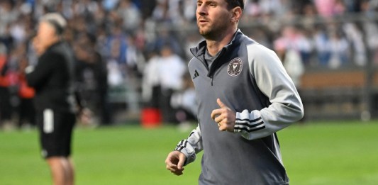 Archivo - El delantero argentino del Inter Miami, Lionel Messi, corre durante el entrenamiento para el partido amistoso de fútbol entre el equipo de Hong Kong y el US Inter Miami CF en el estadio de Hong Kong en Hong Kong el 3 de febrero de 2024. Foto: Peter PARKS-AFP/La Hora