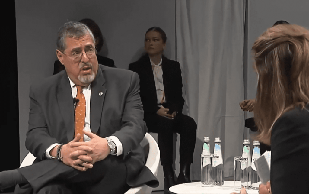 El presidente Bernardo Arévalo anunció una reunión con México y Estados Unidos que se realizará en abril. Foto: captura de video/La Hora