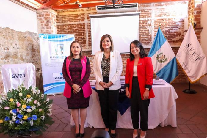 La presidenta en funciÃ³nes, Karin Herrera, inaugurÃ³ el plan de prevencion del Svet. Foto: Svet