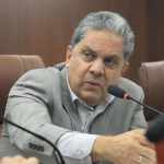 El ministro de Salud, Óscar Cordón, espera que en abril se reciba medicamento con la OUPS. Foto: José Orozco/La Hora