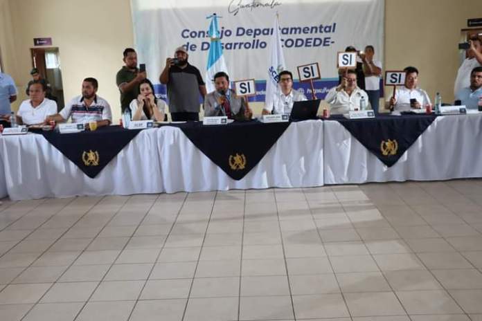 El Gobernador Departamental de Petén Luis Burgos, dio a conocer el establecimiento de la ruta para optar el cargo de Gobernador.