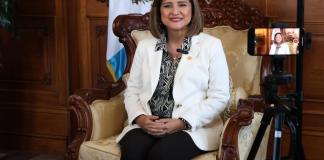 La vicemandataria reaccionó ante la elección del Papa. Foto La Hora: Vicepresidencia