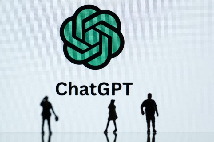 ChatGPT arrojó respuestas sin sentido a las consultas de los usuarios durante horas del 20 al 21 de febrero de 2024 antes de finalmente volver a sus sentidos aparentes. (Foto de SEBASTIEN BOZÓN / AFP)