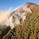 El incendio comenzó en el Volcán de Agua en la mañana del 21 de febrero