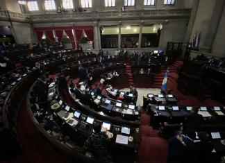 Diputados del Congreso de la República participan en una sesión plenaria. Foto: Congreso de la República.