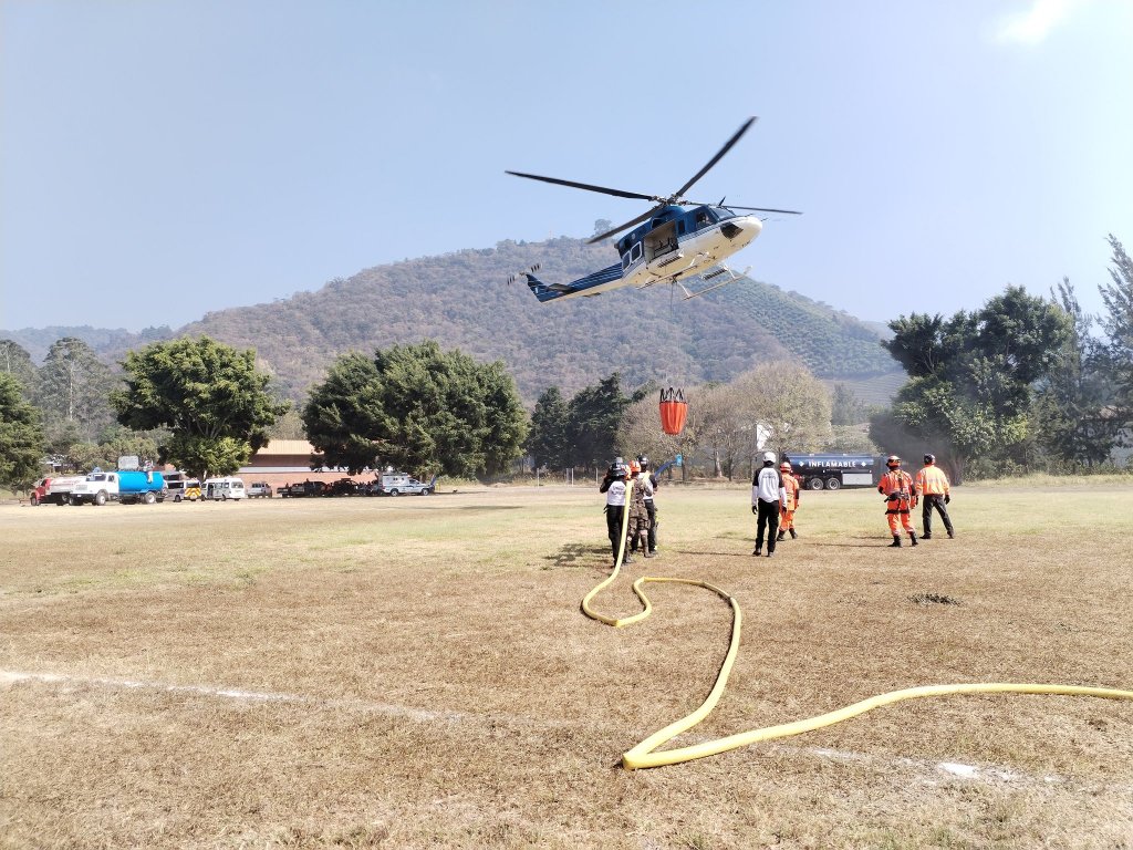 En San Gaspar Vivar, Sacatepéquez, se terminó la labor de abastecimiento a las aeronaves que se dirigen al Volcán de Agua