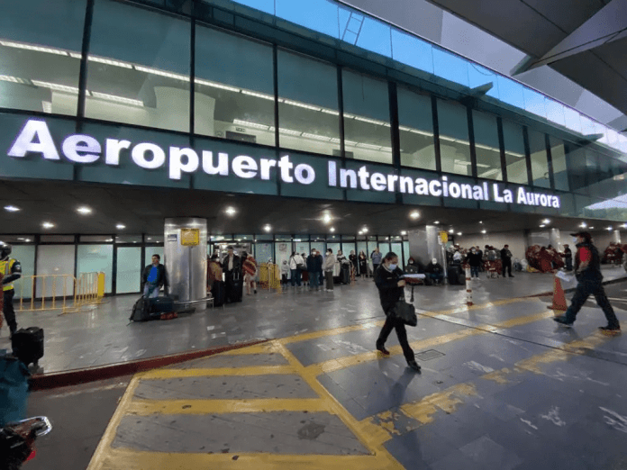 Si vas a viajar a África o Sur América, debes de vacunarte contra la fiebre amarilla. Foto La Hora: José La Hora.