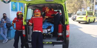 Una pareja fue atacada en el km 8 de la carretera a El Salvador, a pocos metros del trébol de Vista Hermosa, zona 15. La mujer sufrió heridas, mientras que el hombre falleció en el lugar.