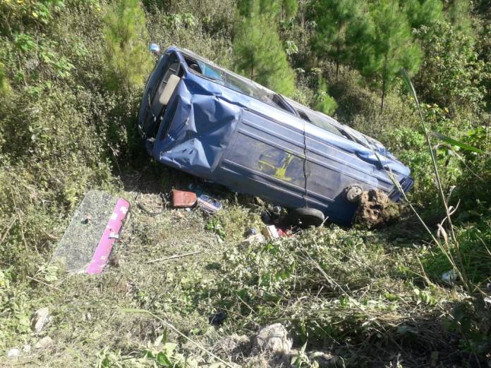 En el accidente ocurrido en Salamá, Baja Verapaz, tres personas fallecieron y dos quedaron heridas.