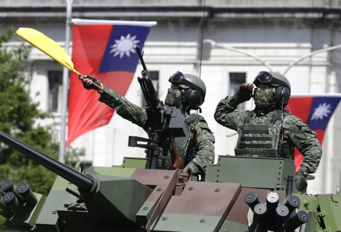 Las tensiones entre China y Taiwán podrían aumentar en los próximos años, dado el triunfo, en la isla, del partido independentista. En la foto una demostración del Ejército, en Taipéi. Foto:AP/La Hora