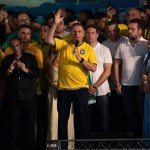 El expresidente brasileño Jair Bolsonaro habla durante un acto de campaña en Río de Janeiro, el sábado 16 de marzo de 2024. (AP Foto/Silvia Izquierdo)