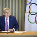 El presidente del COI Thomas Bach durante la apertura de la reunión del comité ejecutivo del Comité Olímpico Internacional, el 19 de marzo de 2024, en Lausana, Suiza. Foto: Laurent Gillieron-AP/La Hora