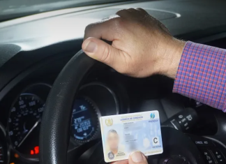 La licencia es el único documento autorizado para conducir vehículo, pero puede ser cancelado o suspendido si no se siguen las reglas. (Foto: PNC Tránsito)