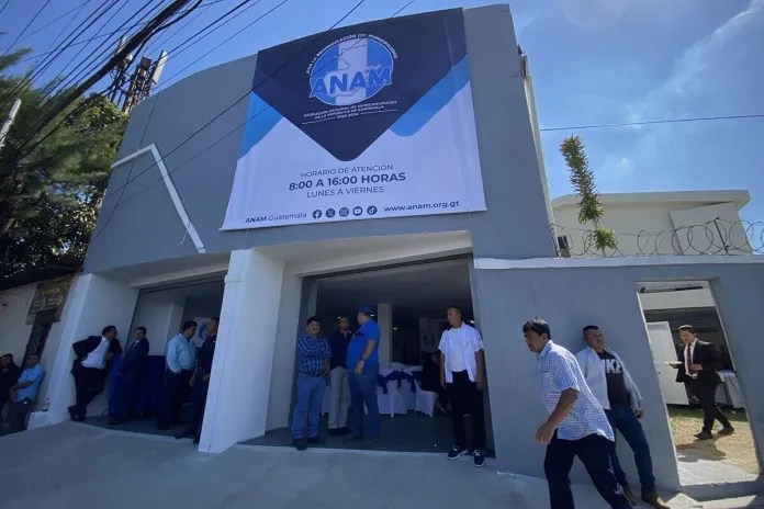 El expresidente de la ANAM José Francisco Mejía apresuró la inauguración de la sede en la zona 13. Foto: La Hora