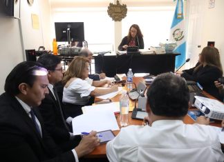 ARCHIVO - Cuatro magistrados titulares del Tribunal Supremo Electoral (TSE) se presentaron de forma voluntaria al Juzgado por el caso TREP. Foto Archivo La Hora