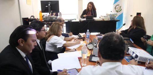 ARCHIVO - Cuatro magistrados titulares del Tribunal Supremo Electoral (TSE) se presentaron de forma voluntaria al Juzgado por el caso TREP. Foto Archivo La Hora