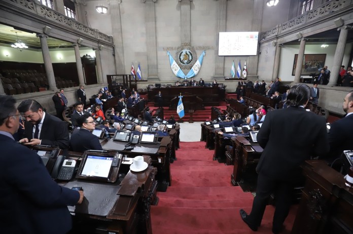 Sesión plenaria del Congreso de la República. 