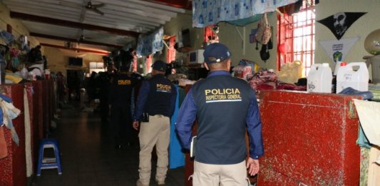 Autoridades de la cartera del Interior participan en las requisas en varias cárceles en el país. Foto: Ministerio de Gobernación