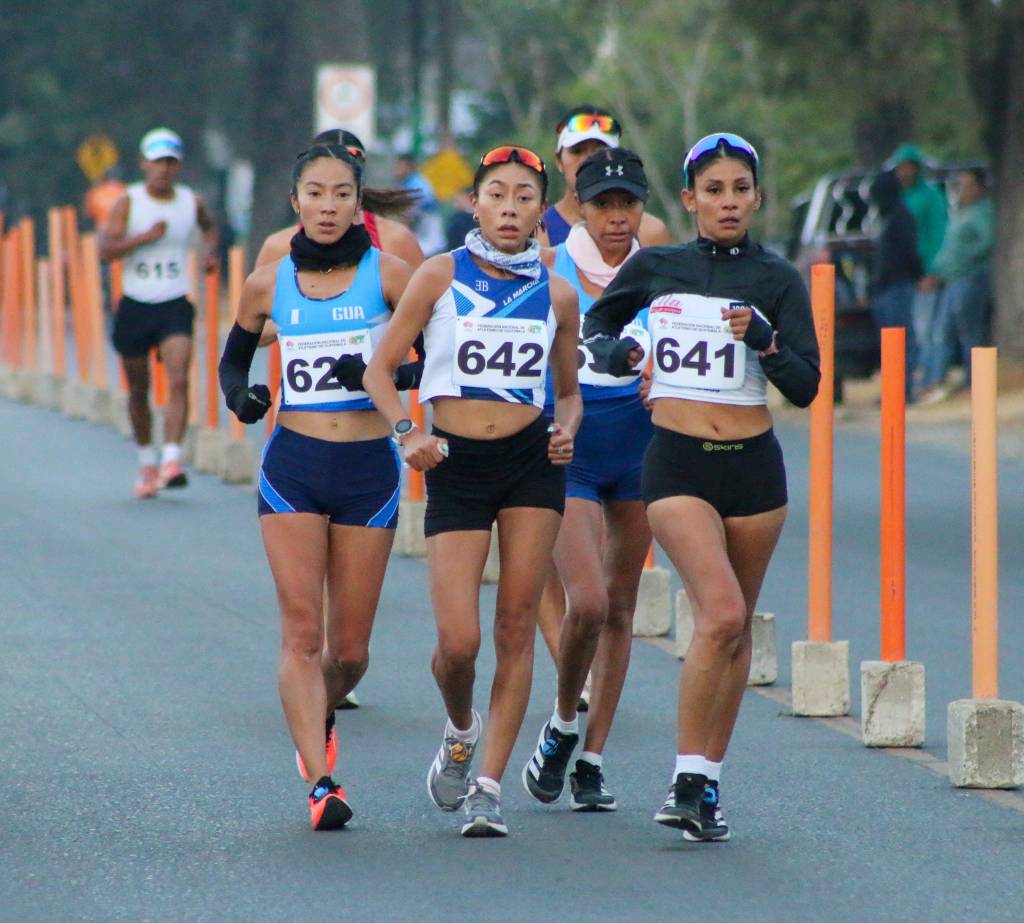 Mirna Ortiz (derecha) y Maritza Poncio (izquierda) son dos de las tres mujeres que competirán para clasificar. Foto: Federación de Atletismo