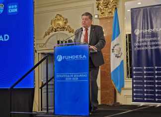 Francisco Jiménez en el foro organizado por Fundesa. Foto: Fundesa/La Hora