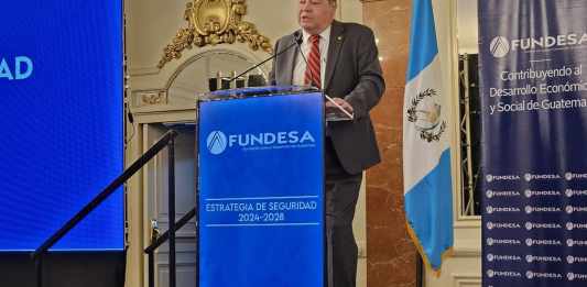 Francisco Jiménez en el foro organizado por Fundesa. Foto: Fundesa/La Hora