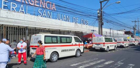 La emergencia del Hospital General San Juan de Dios se ha visto abarrotada ante la alta demanda de atención a víctimas de accidentes de tránsito. Foto: Hospital General San Juan de Dios