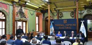 La Comisión de Actualización y Modernización Electoral (CAME) sostiene una reunión de trabajo. Foto: TSE/La Hora