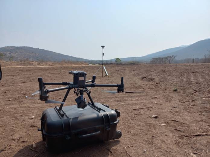 La Fundación de Antropología Forense de Guatemala (FAFG) facilitó al Ministerio Público (MP) el dron laider para efectuar la diligencia. 