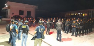Fiscales y agentes policiales salieron desde horas de la madrugada para ejecutar las diligencias. Foto: Ministerio Público / La Hora.