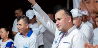 El diputado Sergio Arana ha marcado distancia de la bancada VAMOS, que es liderada por Allan Rodríguez. Foto: La Hora