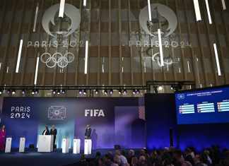 Una vista general muestra la ceremonia del sorteo de los torneos olímpicos de fútbol París 2024 en la sede de París 2024 en Saint-Denis, cerca de París, el 20 de marzo de 2024. Los Torneos Olímpicos de fútbol femenino y masculino se llevarán a cabo en varias ciudades francesas a partir del 24 de julio. al 10 de agosto. Foto de JULIEN DE ROSA-AFP/La Hora