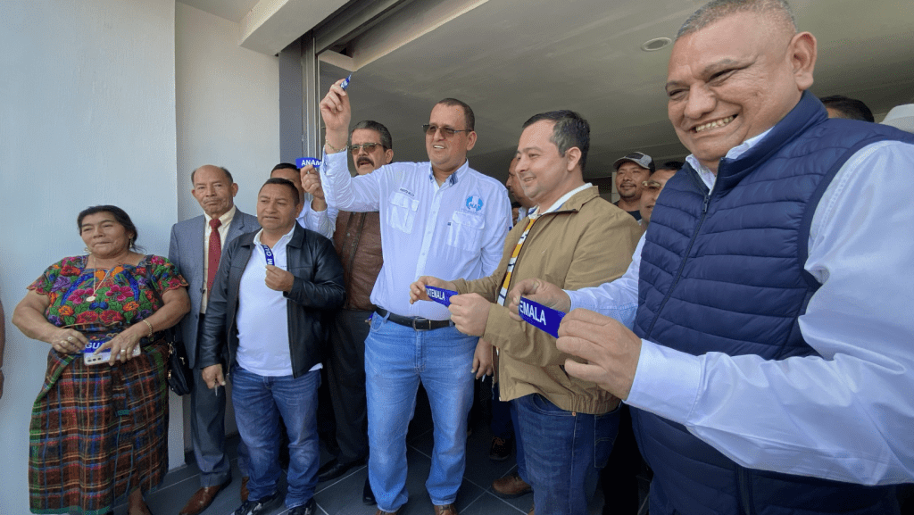 Francisco Mejía, alcalde de El Jícaro, inauguró el edificio de la ANAM un día antes de las elección de junta directiva, en donde encabezaría una planilla, la cual declinó.Foto: José Orozco