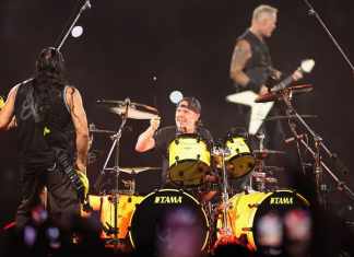 ARCHIVO - Lars Ulrich de Metallica actúa en el State Farm Stadium el 1 de septiembre de 2023 en Glendale, Arizona. Foto: Christian Petersen - AFP/La Hora