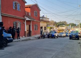 Los policías lograron detener al presunto asesino. (Foto: PNC)