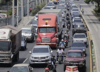 El CIV publicó un Acuerdo que restringe el paso de transportes de carga en Semana Santa. Foto La Hora / DCA