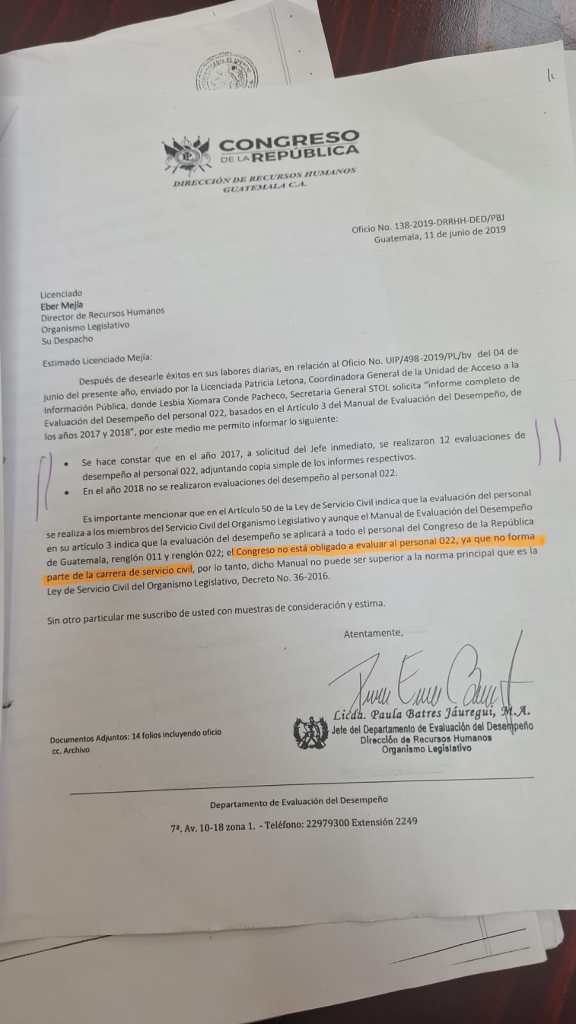 La jefa del Departamento de Evaluación del Desempeño del Congreso, Paula Batres, remitió a Eber Mejía una oficio donde notifica que el Legislativo no está obligado a evaluar al personal 022. Foto: La Hora