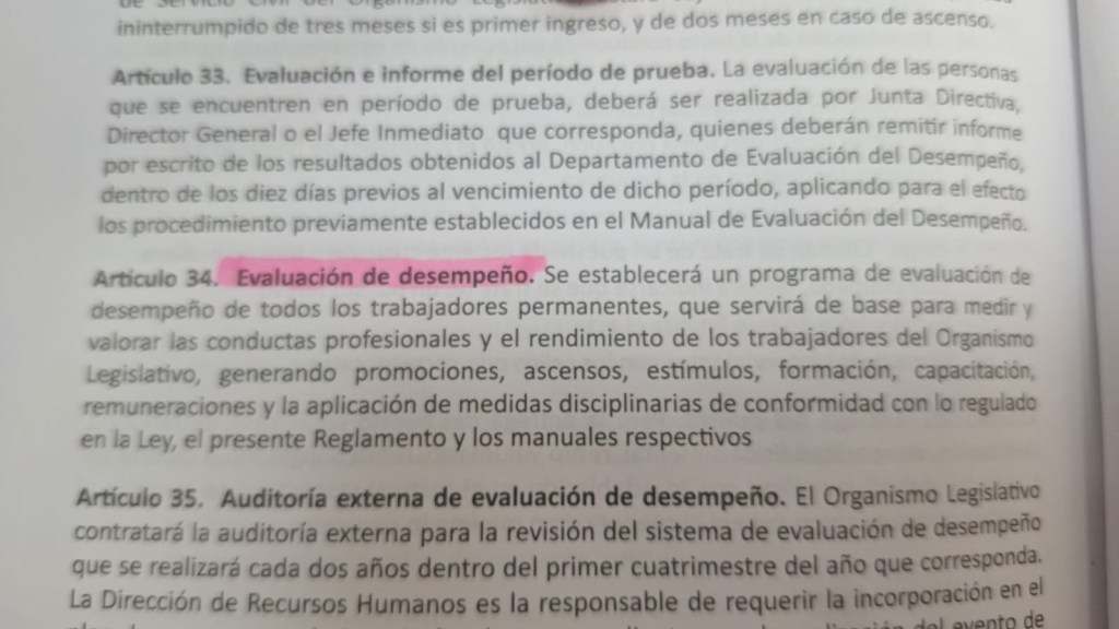 El artículo 34 habla sobre la evaluación de desempeño y el programa a establecer con todos los trabajadores permanentes. Foto: La Hora