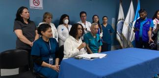 Conferencia de médicos del Hospital San Juan de Dios. Foto: José Orozco/La Hora